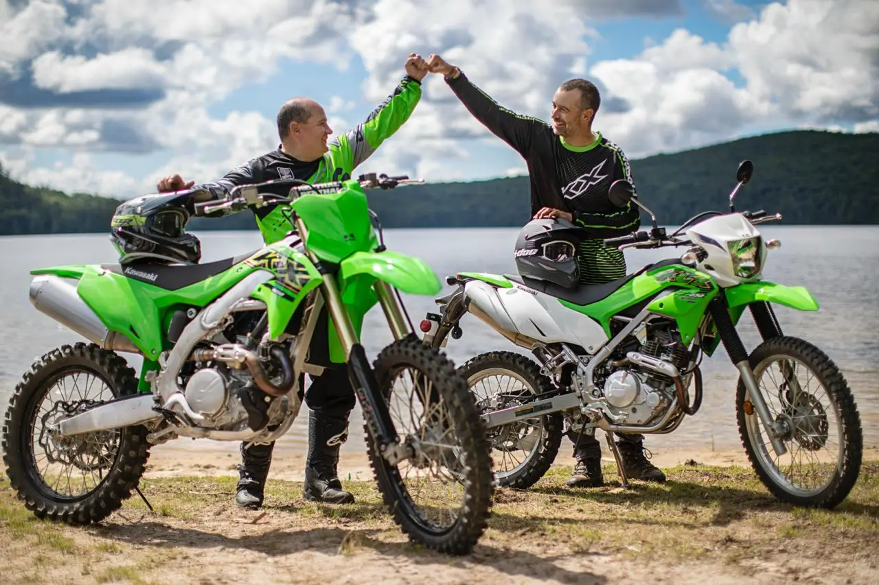 Explorez l'été sur deux roues