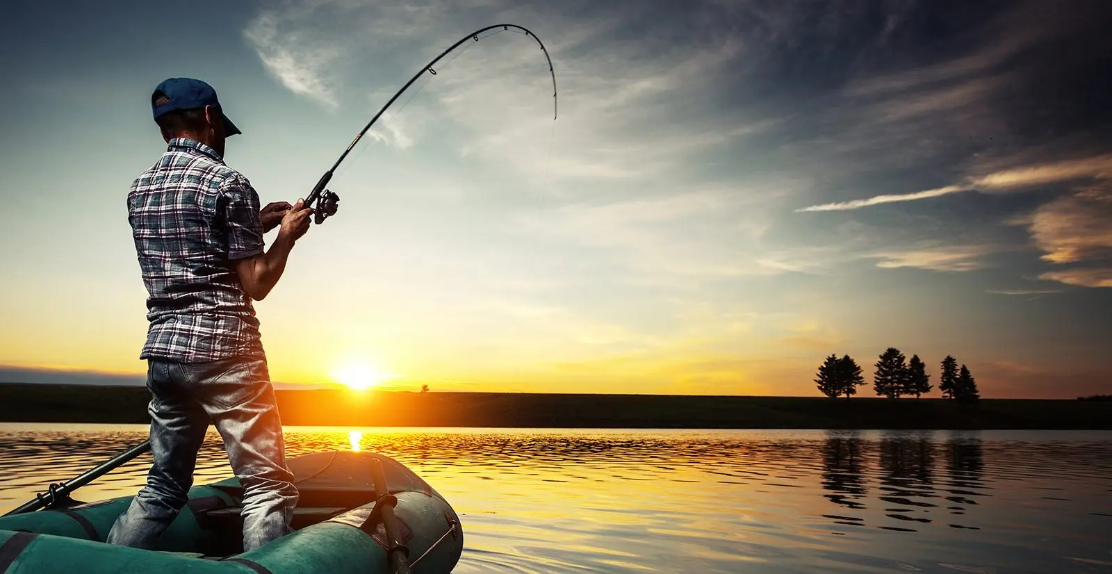 Pêche à la mouche au crépuscule